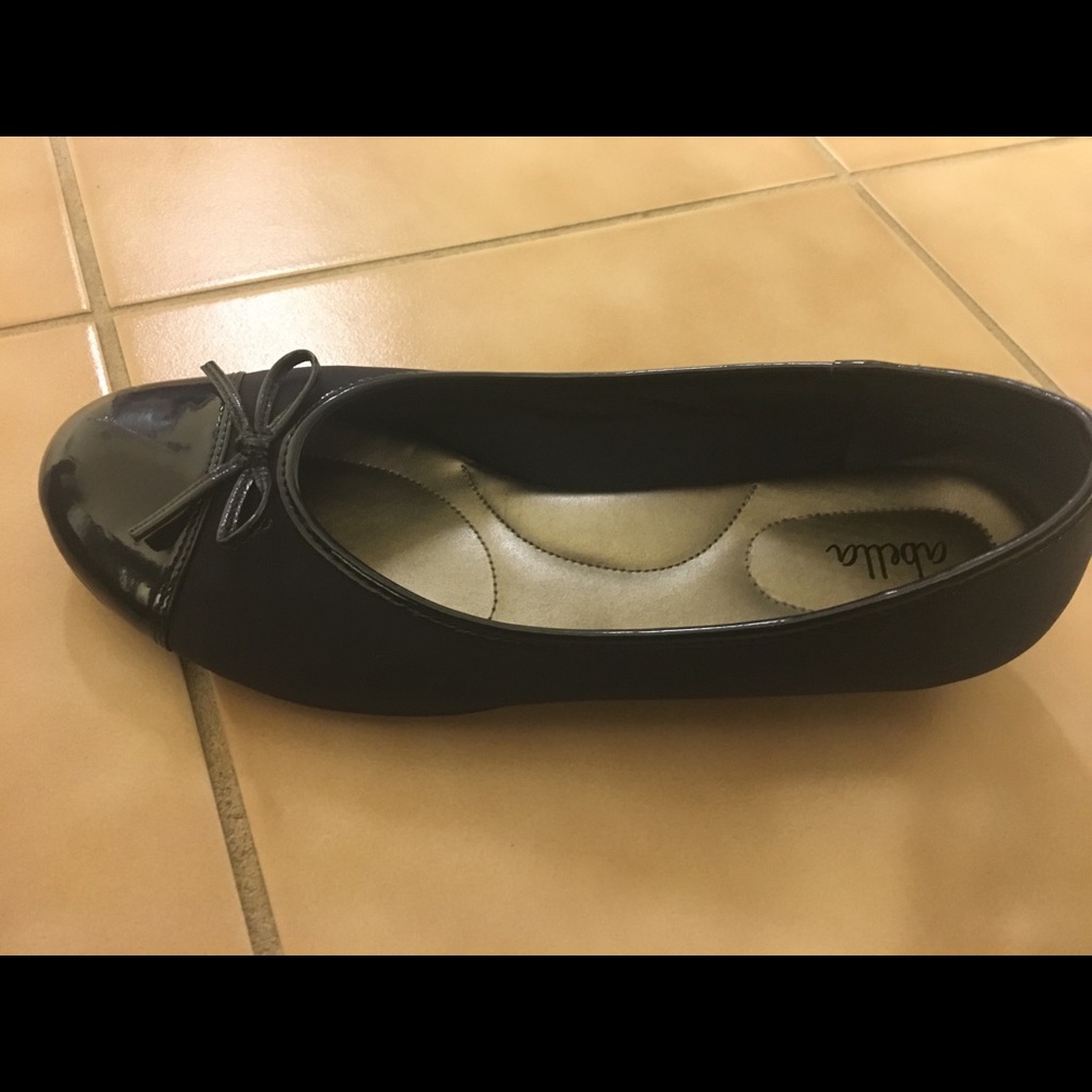 Abella Navy Flat shoes size 9W